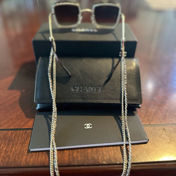 Chanel Shades - Picture 3 of 4